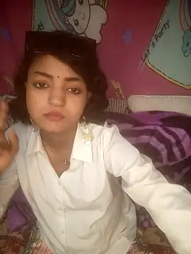 Snapshot of Freakingromance chatting on February 15, 7:51 am Freakingromance online show from February 15, 7:51 am