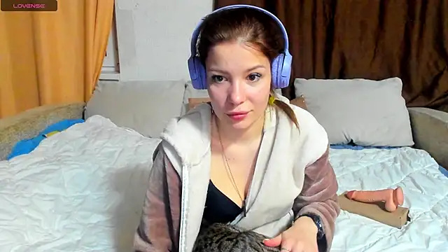 Eva purrr  online show from March 15, 12:16 am