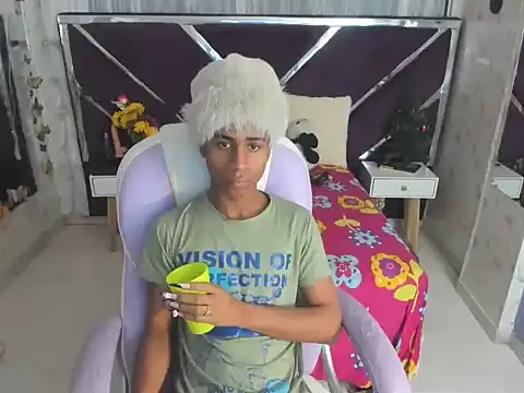 Santy bigcock 01 online show from November 19, 2:00 am