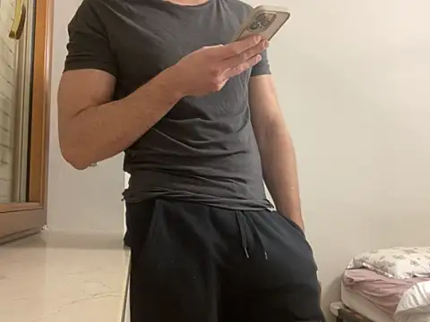 Snapshot of redflake chatting on November 17, 12:27 am redflake online show from November 17, 12:27 am