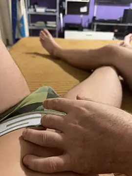 mihneaxxx online show from February 27, 9:15 pm