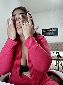 nahiarabiel33 online show from April 11, 6:34 pm