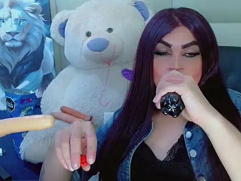 Snapshot of NharaBigCock chatting on November 9, 3:43 pm NharaBigCock online show from November 9, 3:43 pm