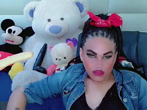 Snapshot of NharaBigCock chatting on November 29, 12:24 am NharaBigCock online show from November 29, 12:24 am