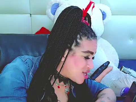 Snapshot of NharaBigCock chatting on December 3, 7:34 pm NharaBigCock online show from December 3, 7:34 pm