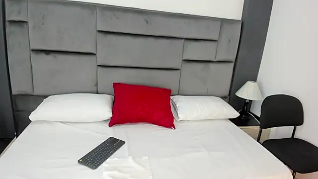 CatleyaSmith online show from December 16, 11:59 am