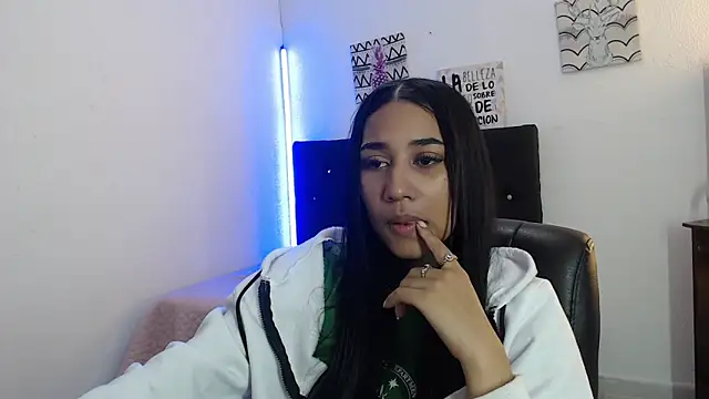 lyam ebony  online show from February 14, 8:16 pm