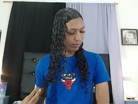 MiaCoock online show from November 7, 1:00 pm