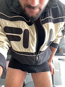 Snapshot of kaan35kaan chatting on November 25, 8:14 am kaan35kaan online show from November 25, 8:14 am