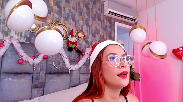 Snapshot of SaraAlvarezx chatting on December 16, 2:55 pm SaraAlvarezx online show from December 16, 2:55 pm