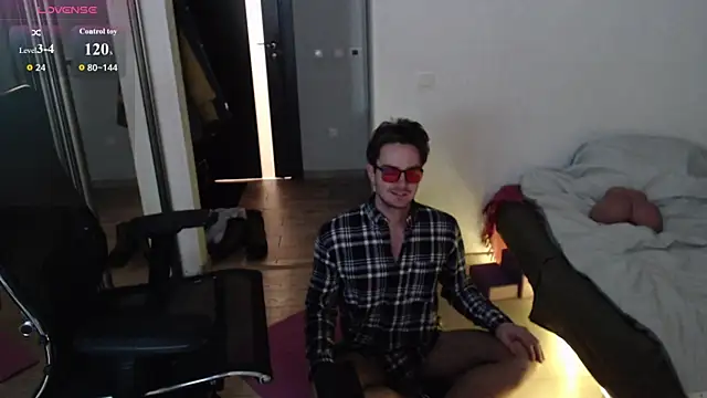 Snapshot of lucky_swimmer chatting on November 24, 6:07 pm lucky swimmer online show from November 24, 6:07 pm