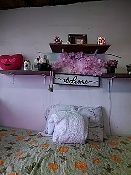 Snapshot of salomehill1 chatting on February 6, 4:10 pm salomehill1 online show from February 6, 4:10 pm