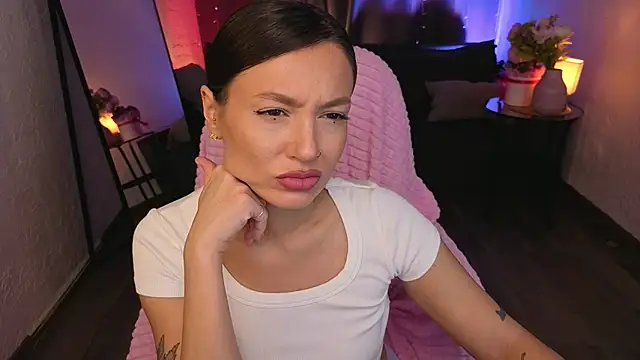 Naila Whisper online show from January 6, 11:29 pm