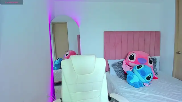 Janettcruz online show from April 7, 7:14 pm