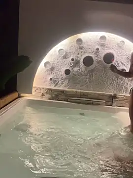 alisaa jhons1 online show from April 16, 12:00 am