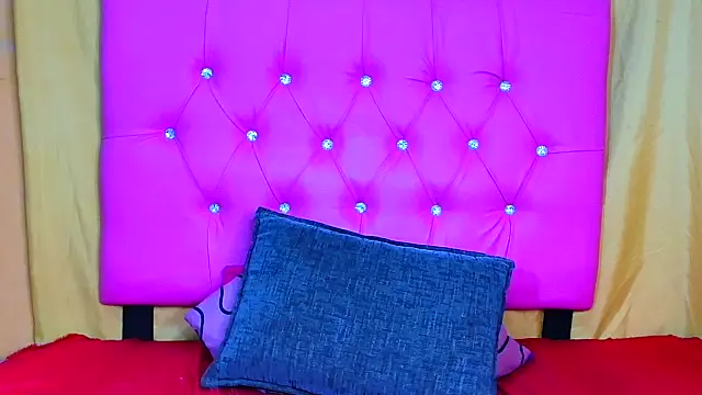 Prettybrowngirl online show from November 20, 10:53 pm