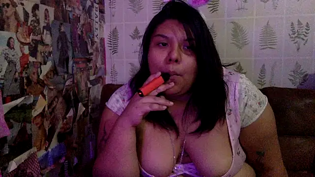 Snapshot of annoyedputa chatting on November 17, 6:08 am annoyedputa online show from November 17, 6:08 am