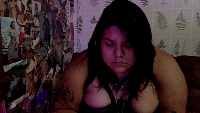 Snapshot of annoyedputa chatting on November 18, 12:05 am annoyedputa online show from November 18, 12:05 am