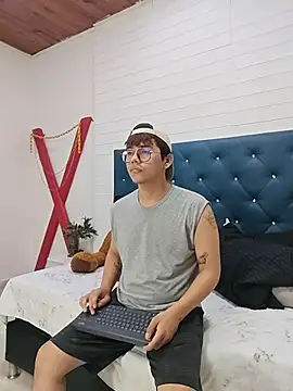 benjiDom online show from November 11, 12:05 pm