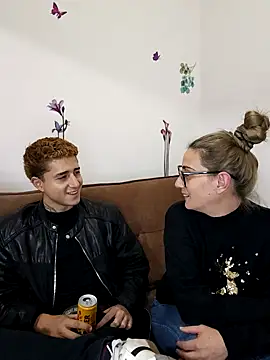 Snapshot of minervaystiven chatting on November 12, 2:45 am minervaystiven online show from November 12, 2:45 am