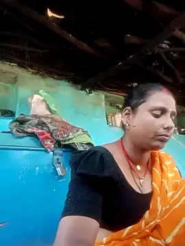 Snapshot of MiniBeast_2 chatting on November 6, 4:35 am MiniBeast 2 online show from November 6, 4:35 am