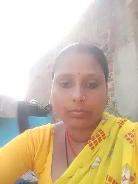 Snapshot of MiniBeast_2 chatting on November 9, 8:34 am MiniBeast 2 online show from November 9, 8:34 am