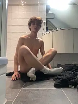 TeenNPlay online show from November 14, 5:39 am