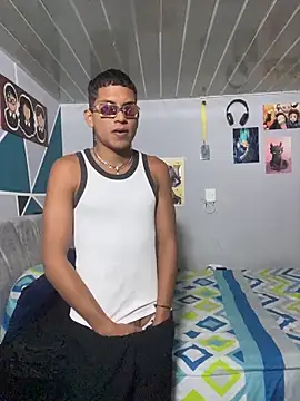 Mike and Rayan online show from April 16, 2:01 am