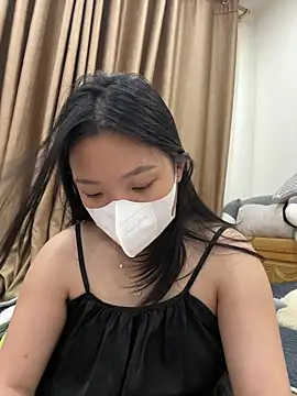 Snapshot of linh-xinh18 chatting on July 8, 6:12 pm linh-xinh18 online show from July 8, 6:12 pm