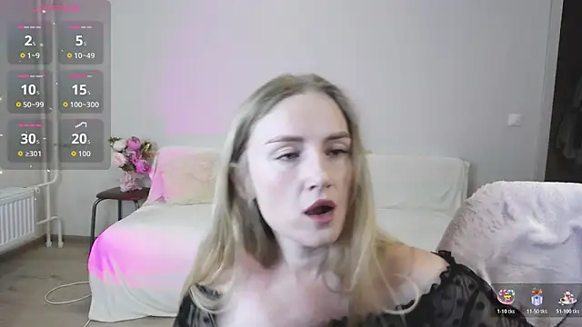 Snapshot of olliebells chatting on November 7, 5:29 am olliebells online show from November 7, 5:29 am