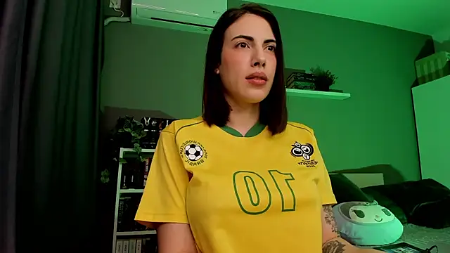 Snapshot of BaeBlossom chatting on November 28, 3:47 pm BaeBlossom online show from November 28, 3:47 pm