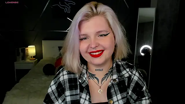 Snapshot of shadow_purr chatting on November 8, 8:03 am shadow purr online show from November 8, 8:03 am