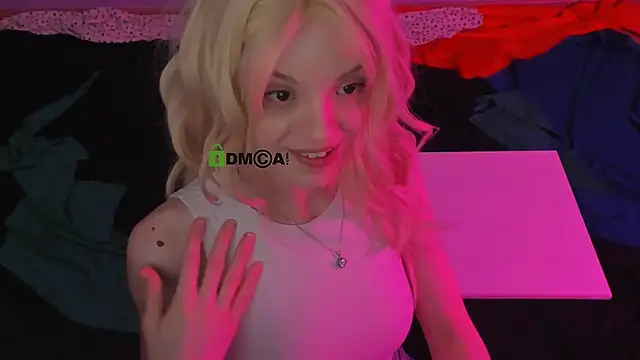 mia starrr  online show from February 13, 9:00 pm