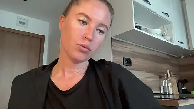 Snapshot of Ameli8 chatting on November 19, 12:16 pm Ameli8 online show from November 19, 12:16 pm