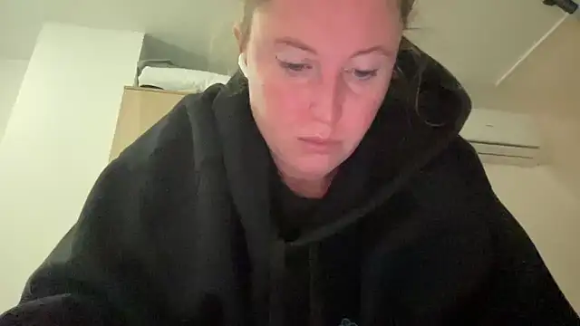 Snapshot of Ameli8 chatting on November 21, 6:39 pm Ameli8 online show from November 21, 6:39 pm