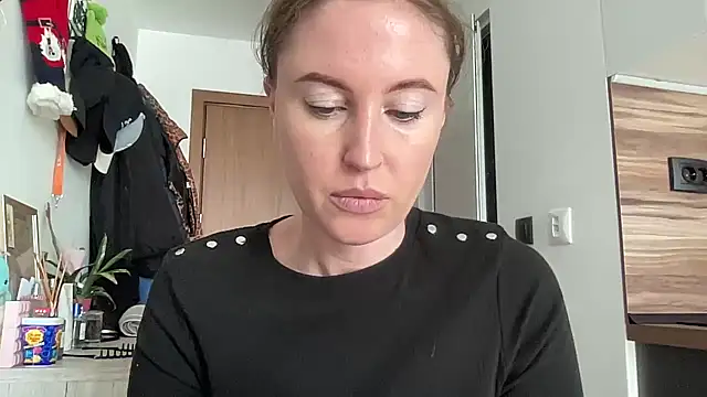 Snapshot of Ameli8 chatting on December 18, 10:54 am Ameli8 online show from December 18, 10:54 am