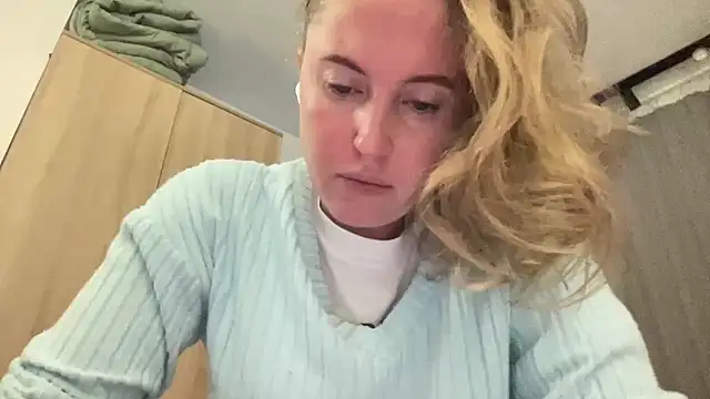 Snapshot of Ameli8 chatting on December 19, 6:59 pm Ameli8 online show from December 19, 6:59 pm