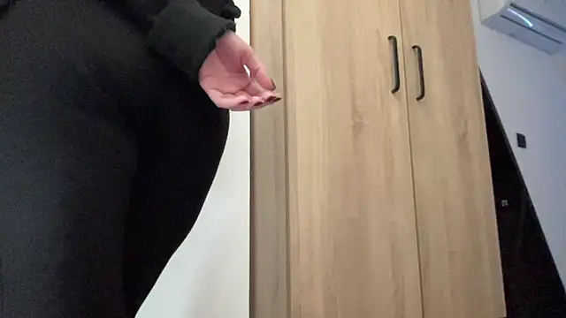 Snapshot of Ameli8 chatting on February 1, 4:05 pm Ameli8 online show from February 1, 4:05 pm