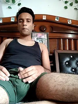 Snapshot of littleprincesssss chatting on November 19, 8:36 am littleprincesssss online show from November 19, 8:36 am