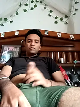 Snapshot of littleprincesssss chatting on November 20, 9:42 am littleprincesssss online show from November 20, 9:42 am