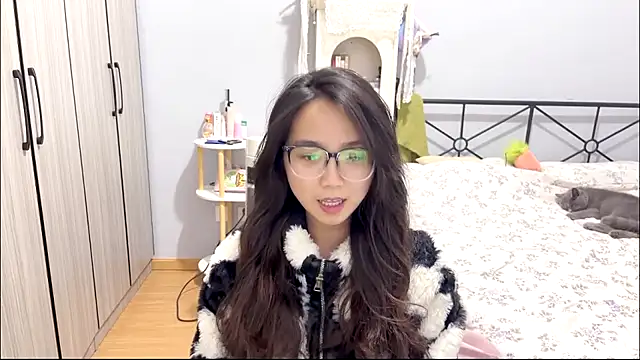 Hmm 0303 online show from March 15, 2:12 pm