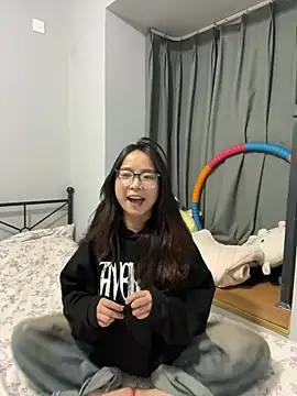 Hmm 0303 online show from April 5, 4:48 pm