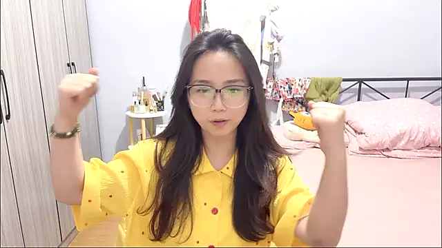 Hmm 0303 online show from April 16, 4:41 pm