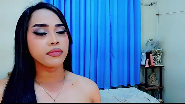 Snapshot of sweet_sophiaxx chatting on April 25, 12:13 am sweet sophiaxx online show from April 25, 12:13 am