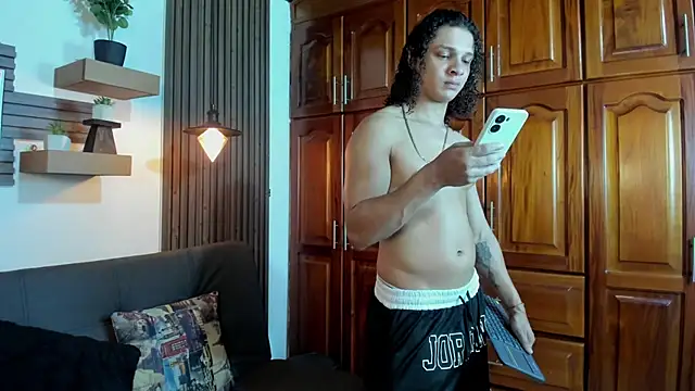 Snapshot of Belamiramill chatting on November 6, 9:59 pm Belamiramill online show from November 6, 9:59 pm