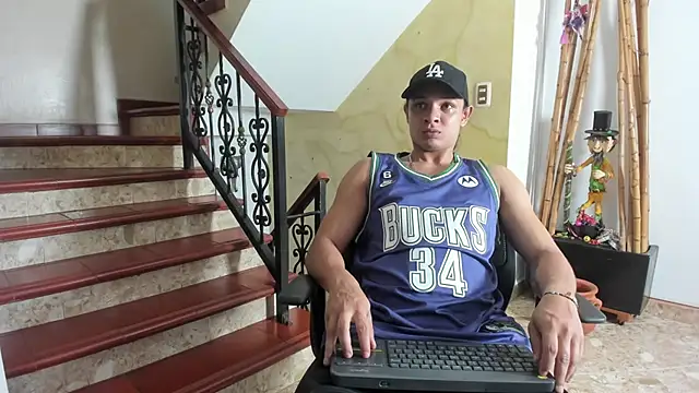 Snapshot of Belamiramill chatting on November 10, 10:09 pm Belamiramill online show from November 10, 10:09 pm