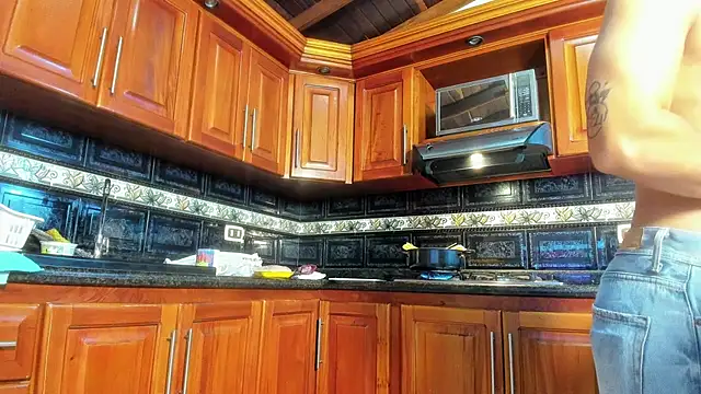 Snapshot of Belamiramill chatting on November 15, 11:10 pm Belamiramill online show from November 15, 11:10 pm