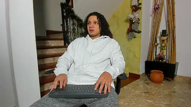 Snapshot of Belamiramill chatting on November 18, 1:55 am Belamiramill online show from November 18, 1:55 am