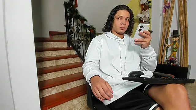 Snapshot of Belamiramill chatting on November 19, 12:21 am Belamiramill online show from November 19, 12:21 am