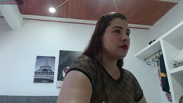 SweetSurrender69 online show from November 8, 3:29 am